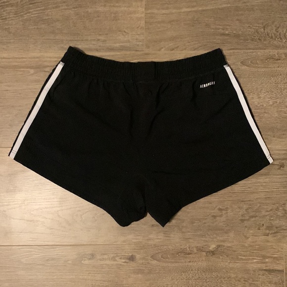 Adidas shorts XS - Picture 2 of 2